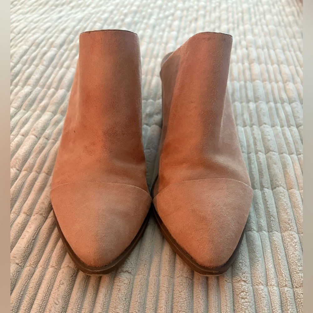 Report Women's Light Brown Ankle Booties